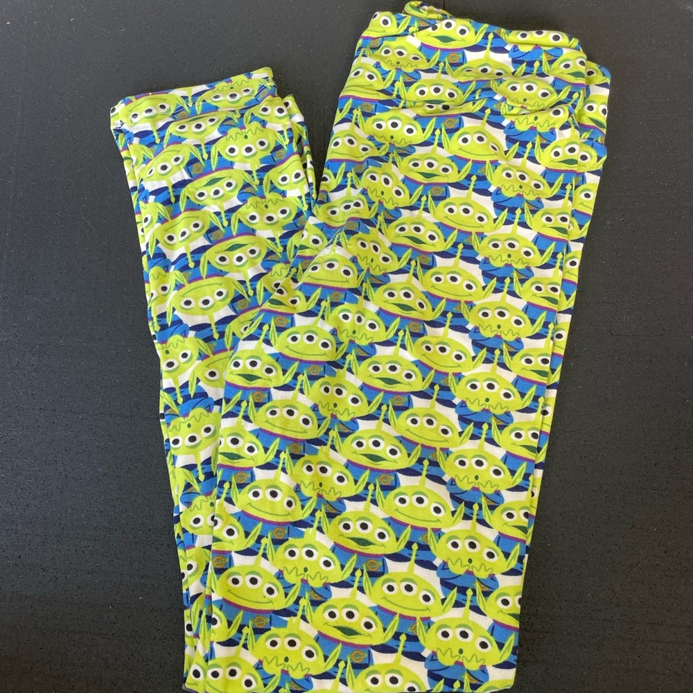 Lularoe Disney OS leggings